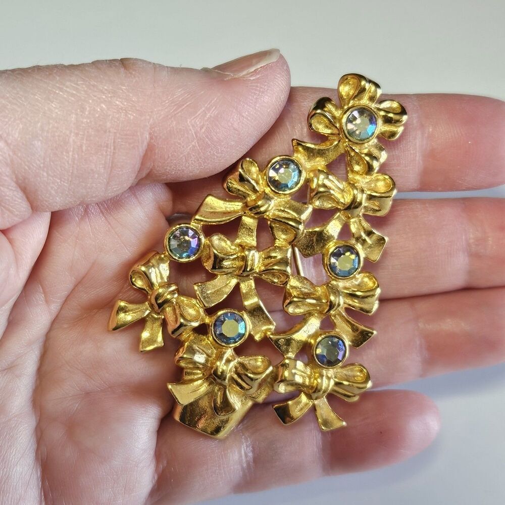 Vintage AVON Christmas Tree Bow Brooch Blue AB Rhinestones Gold Tone Pin